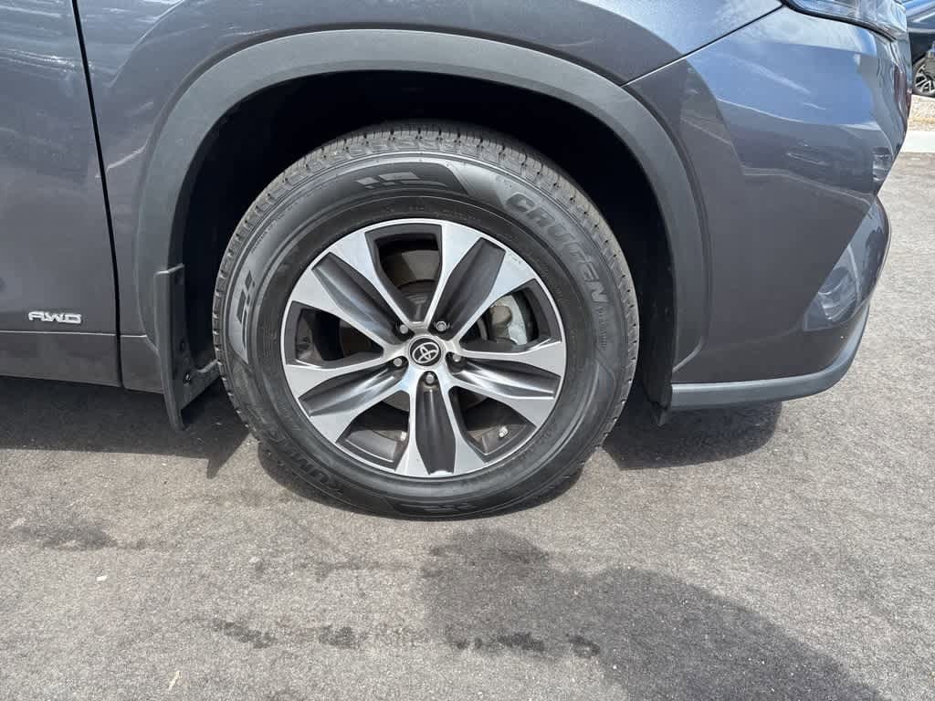 Thumbnail: 2020 Toyota Highlander - 15