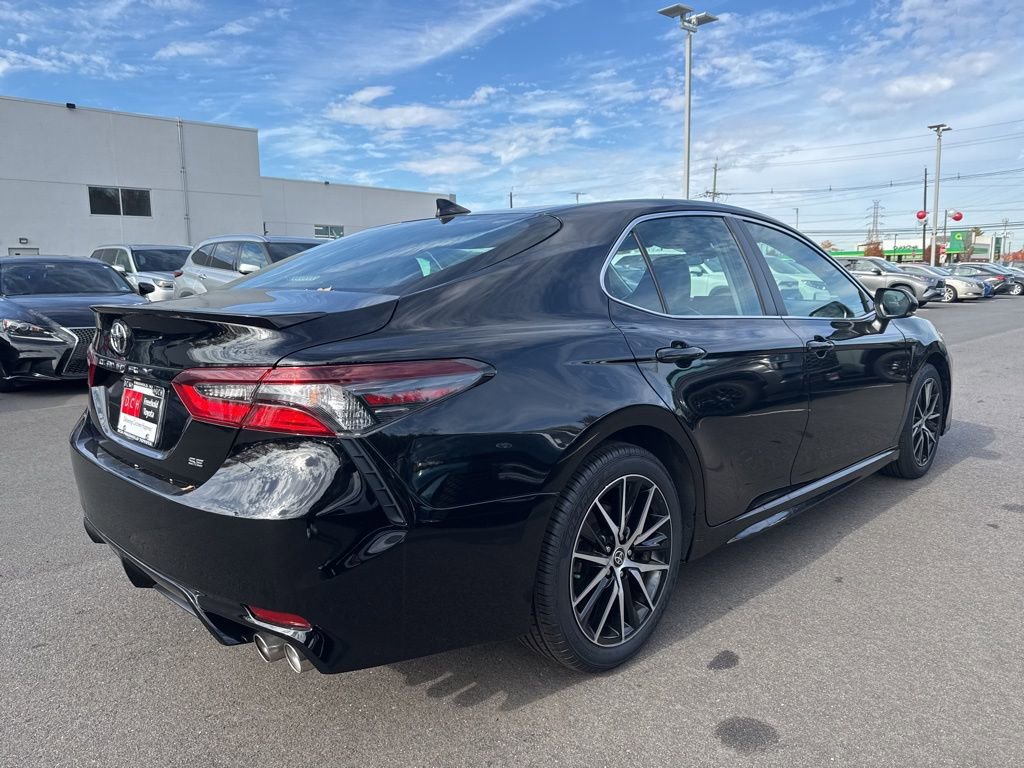 2024 Toyota Camry SE photo 4