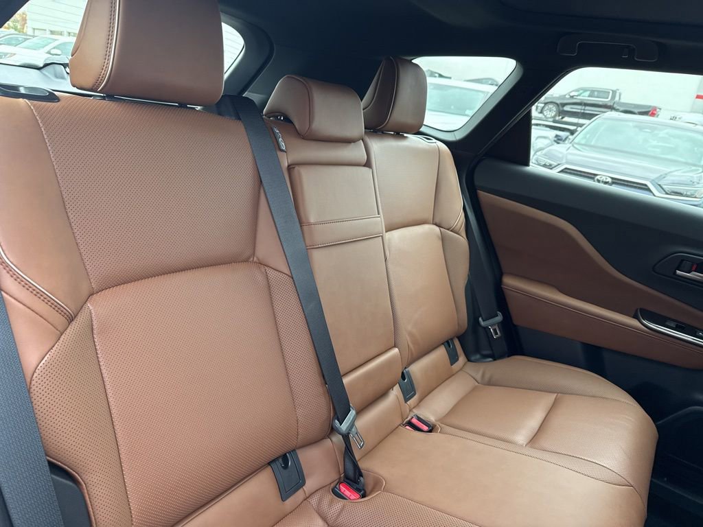 Thumbnail: 2025 Toyota Crown Signia - 14