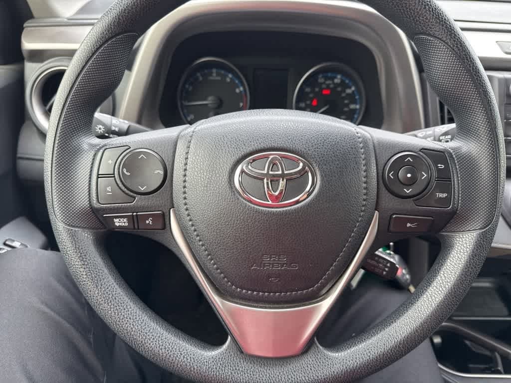 Thumbnail: 2018 Toyota RAV4 - 21