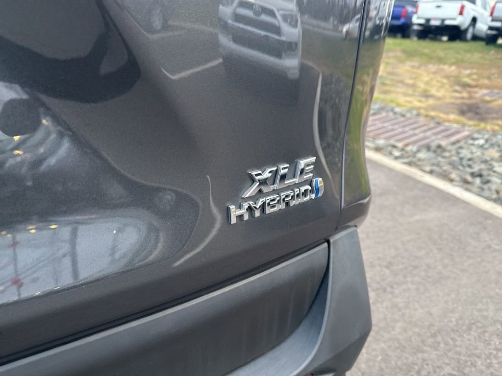 Thumbnail: 2019 Toyota RAV4 - 16