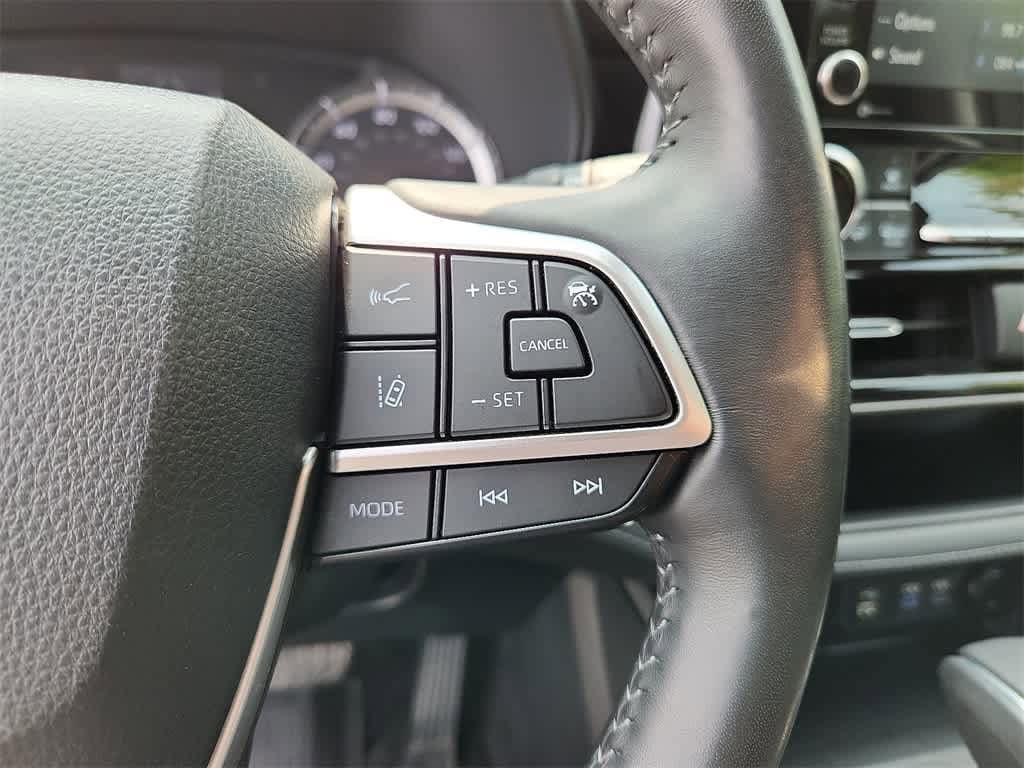 2022 Toyota Highlander LE 27