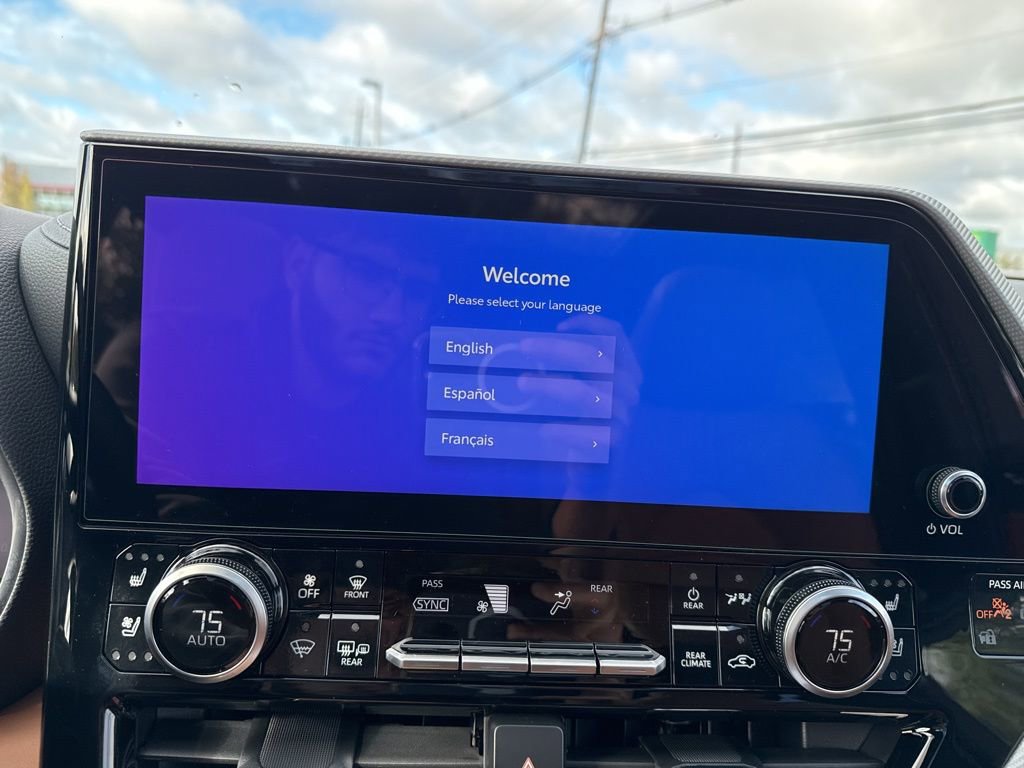 Thumbnail: 2025 Toyota Highlander - 18