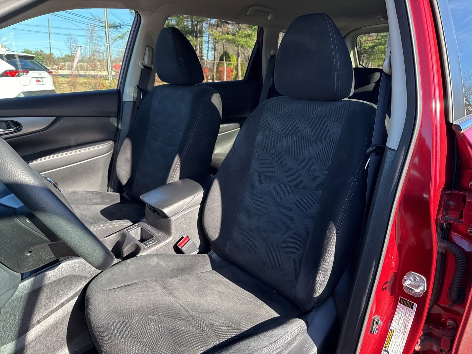 Thumbnail: 2016 Nissan Rogue - 18