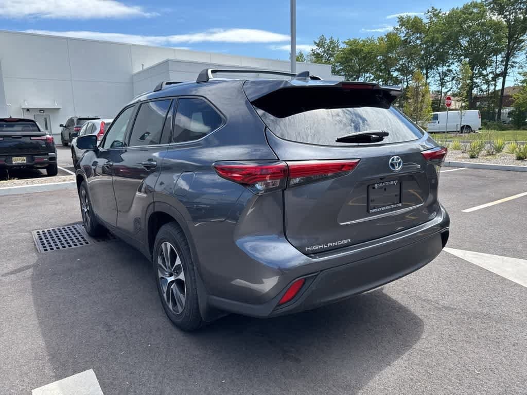 Thumbnail: 2020 Toyota Highlander - 4
