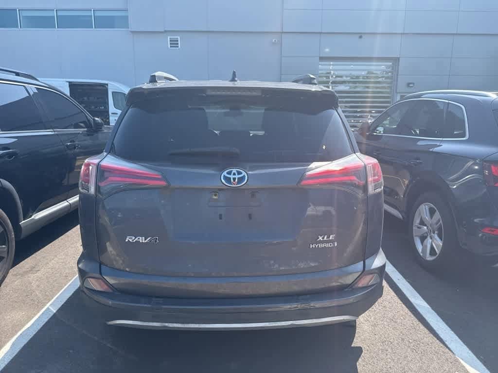 Thumbnail: 2018 Toyota RAV4 - 6