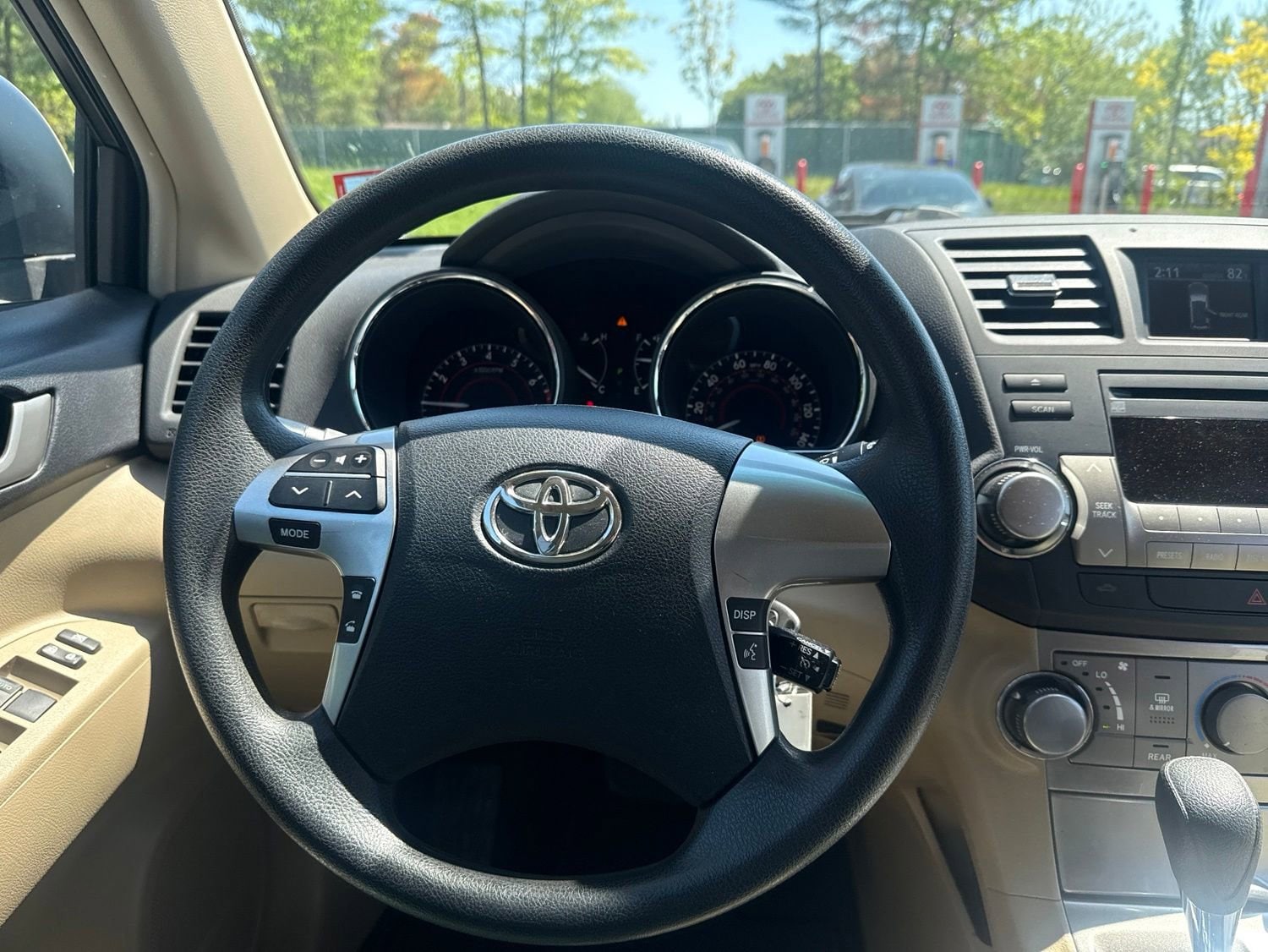 Thumbnail: 2012 Toyota Highlander - 24
