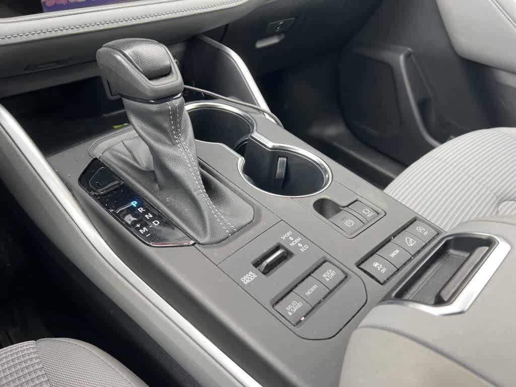 Thumbnail: 2022 Toyota Highlander - 20