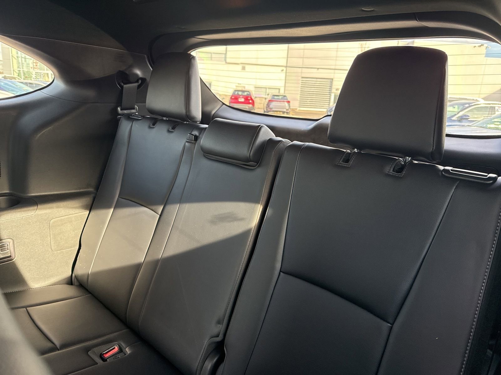 Thumbnail: 2023 Toyota Highlander - 21