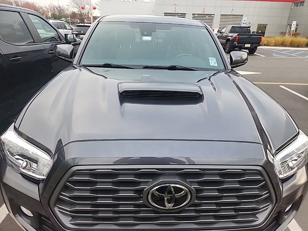 Thumbnail: 2022 Toyota Tacoma - 2