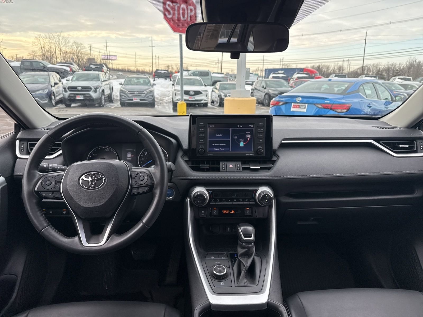 Thumbnail: 2022 Toyota RAV4 - 23