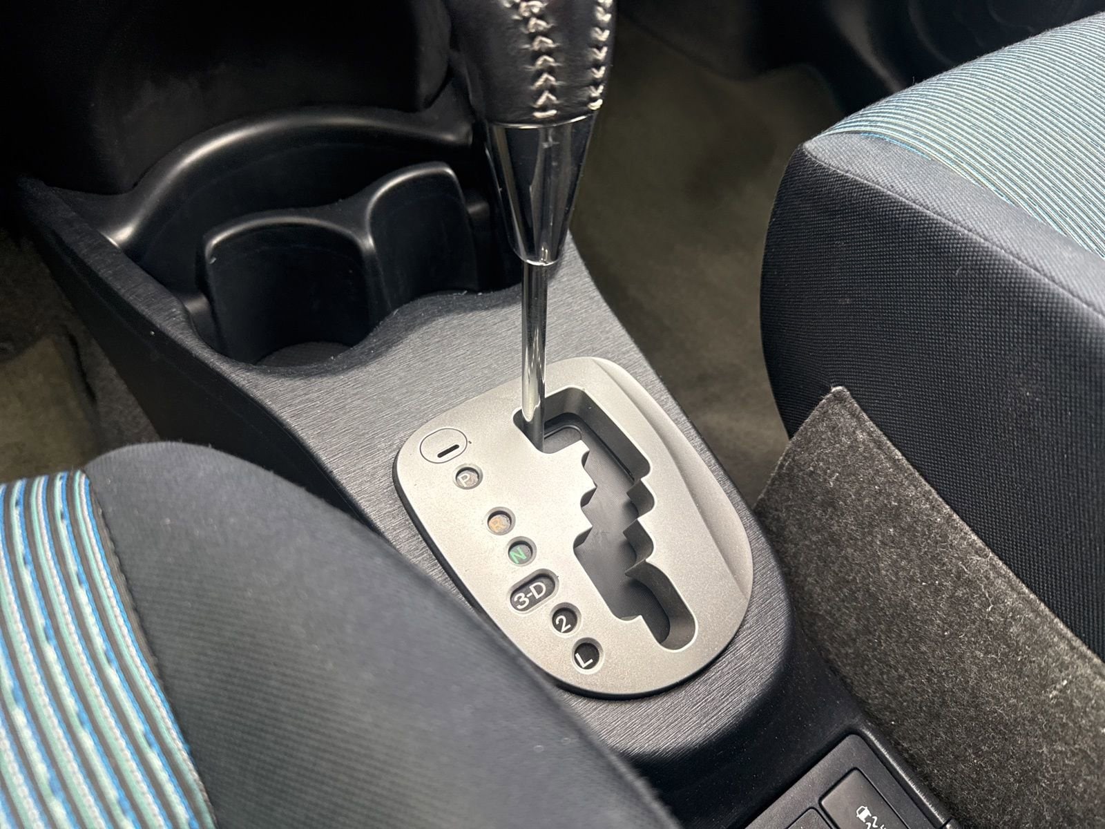 Thumbnail: 2012 Toyota Yaris - 26