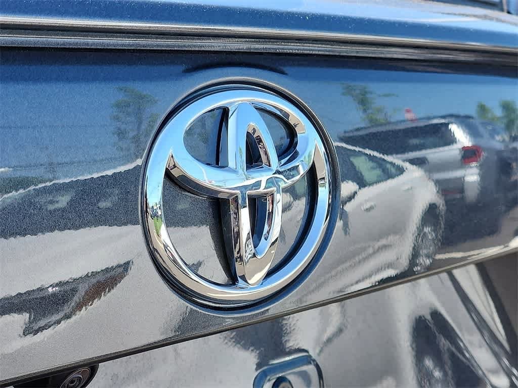 2025 Toyota RAV4 XLE Premium 16