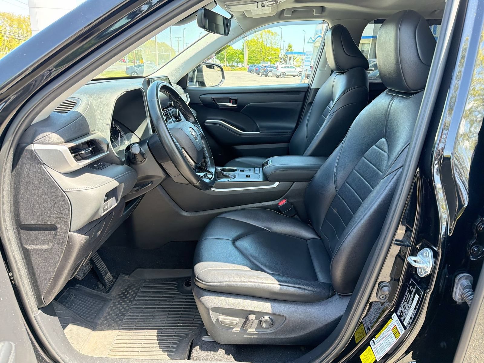 Thumbnail: 2021 Toyota Highlander - 18