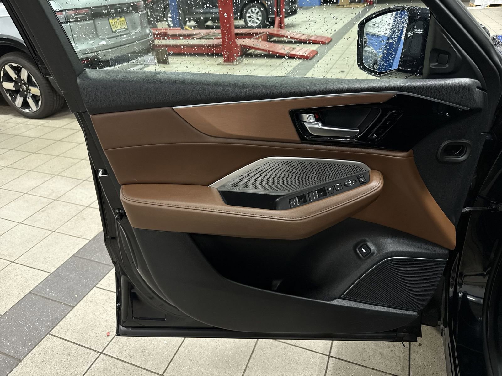 Thumbnail: 2023 Acura MDX - 39