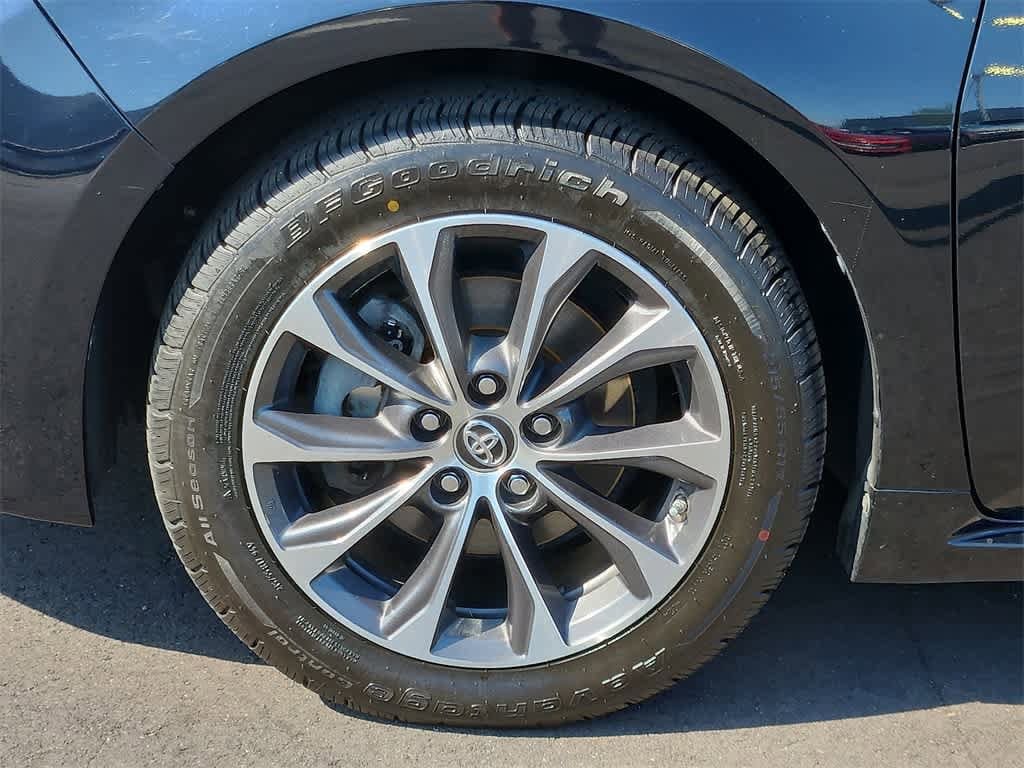 Thumbnail: 2017 Toyota Avalon - 14