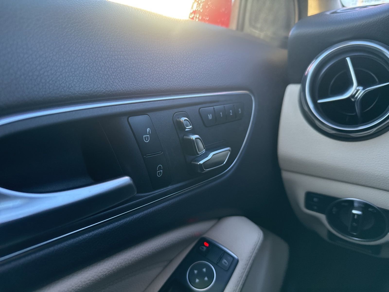 Thumbnail: 2018 Mercedes-Benz GLA - 30