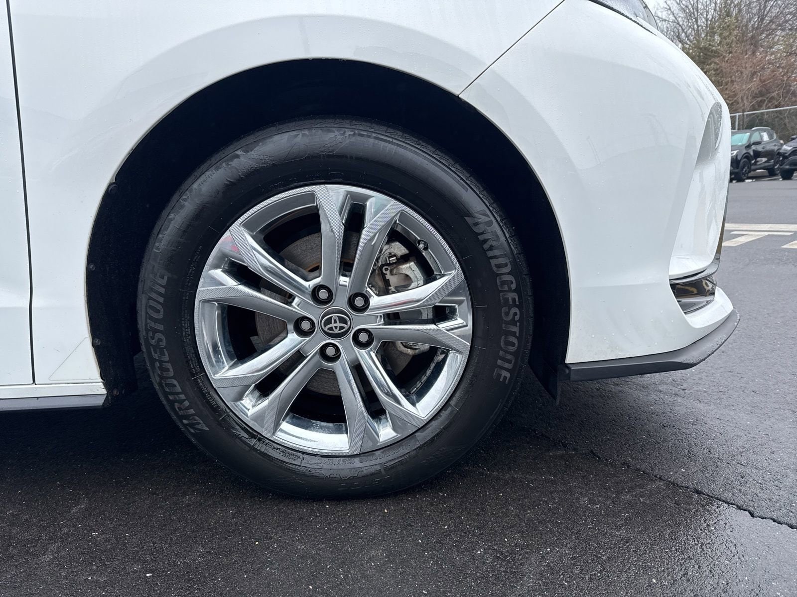 Thumbnail: 2023 Toyota Sienna - 16