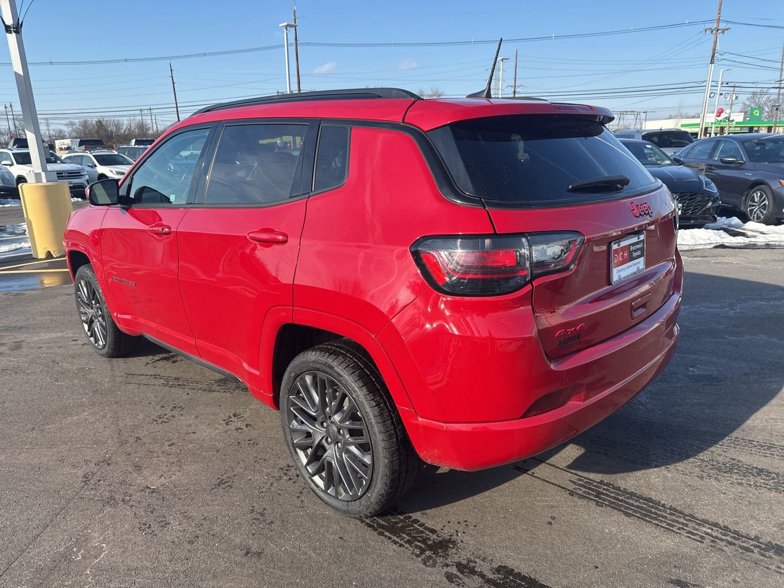 Thumbnail: 2022 Jeep Compass - 14