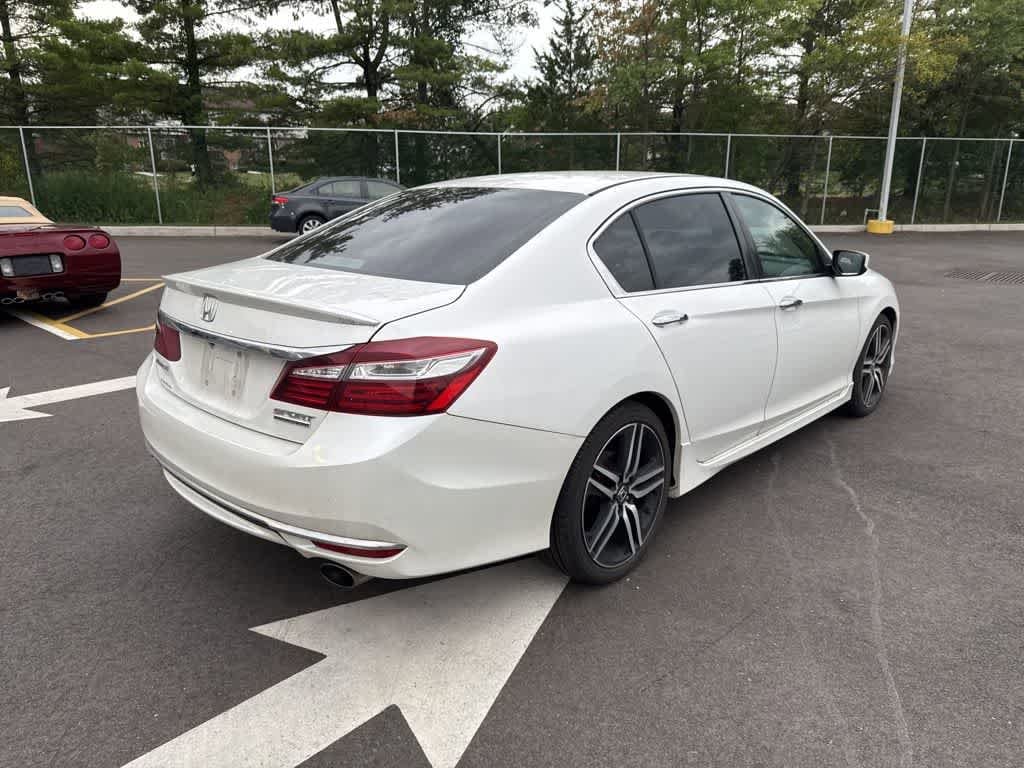 Thumbnail: 2017 Honda Accord - 3