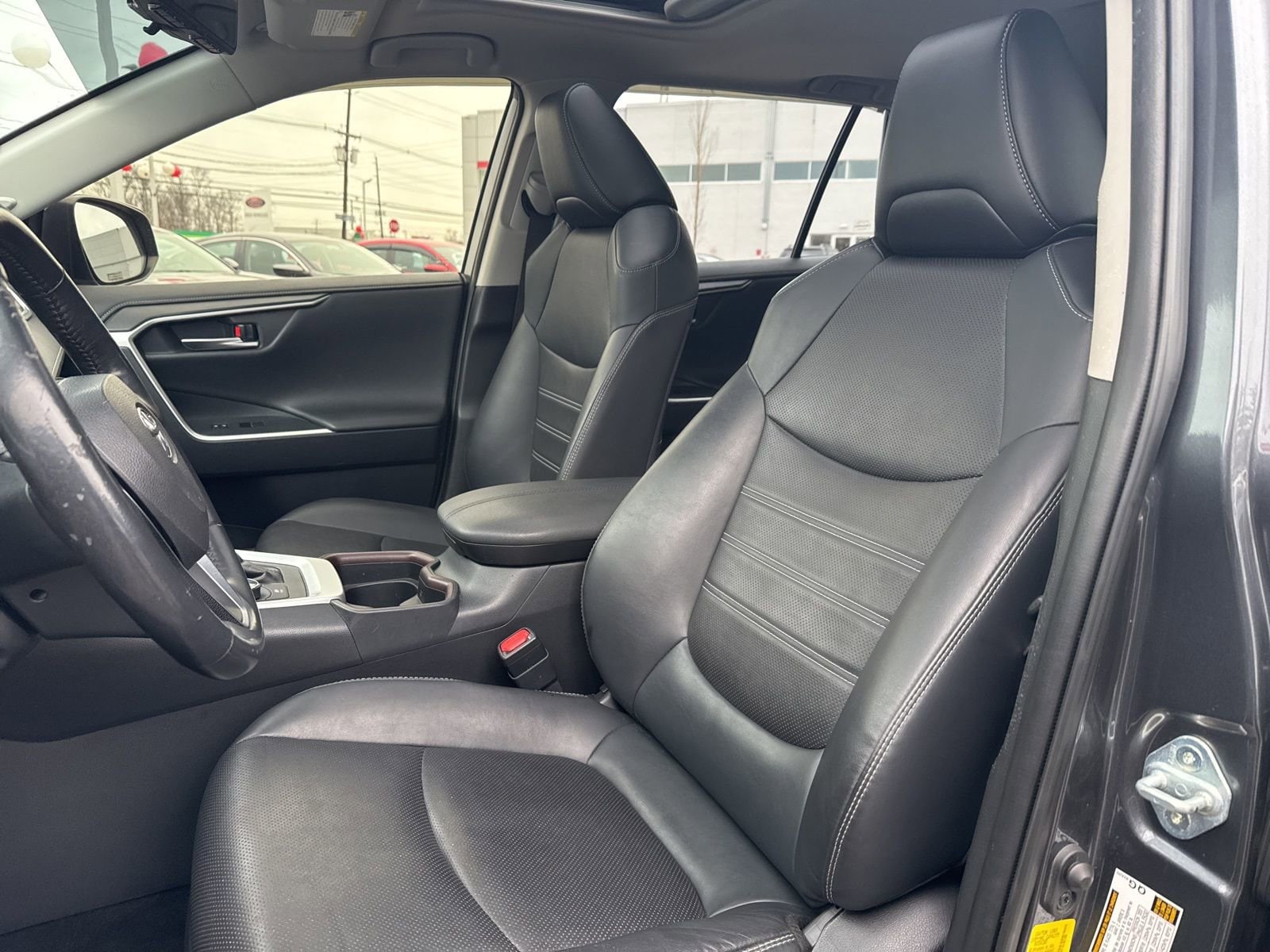 Thumbnail: 2019 Toyota RAV4 - 16