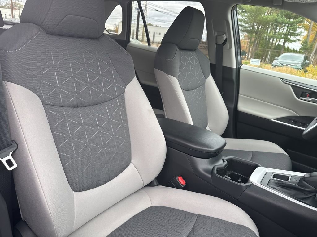 Thumbnail: 2025 Toyota RAV4 - 14