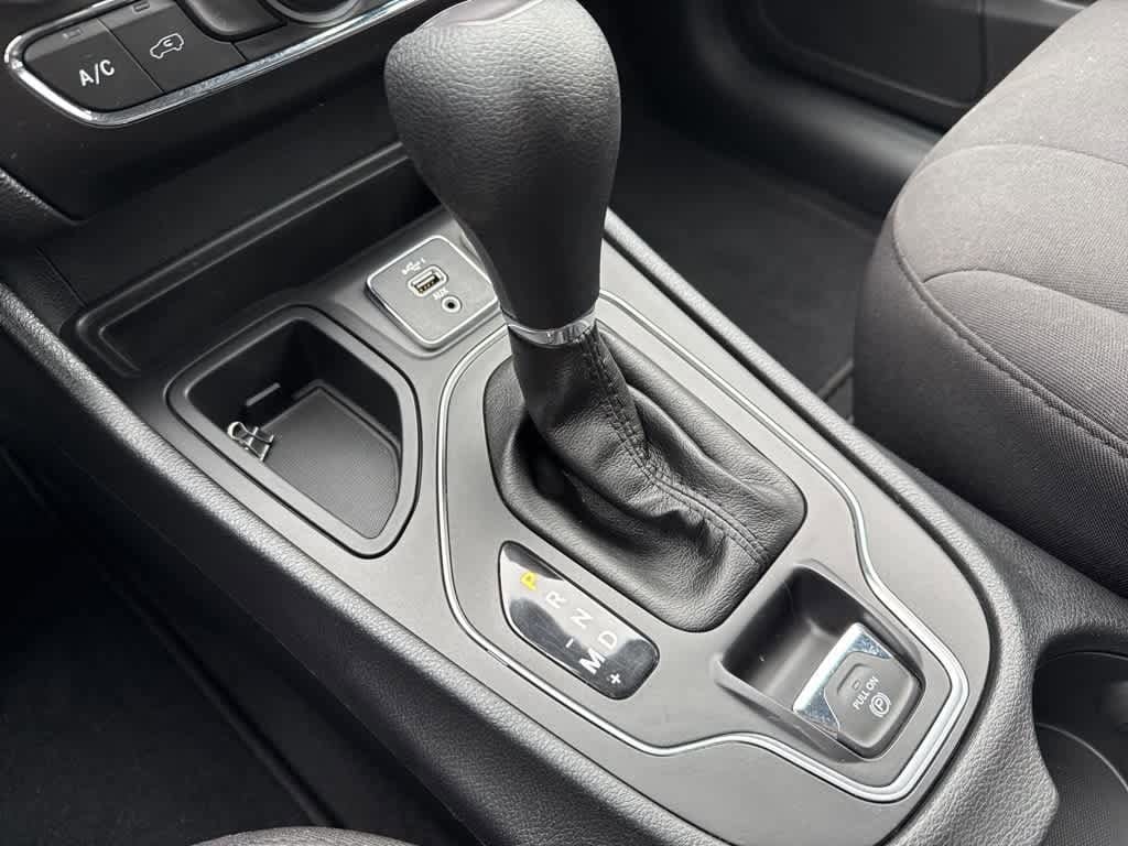 Thumbnail: 2020 Jeep Cherokee - 28