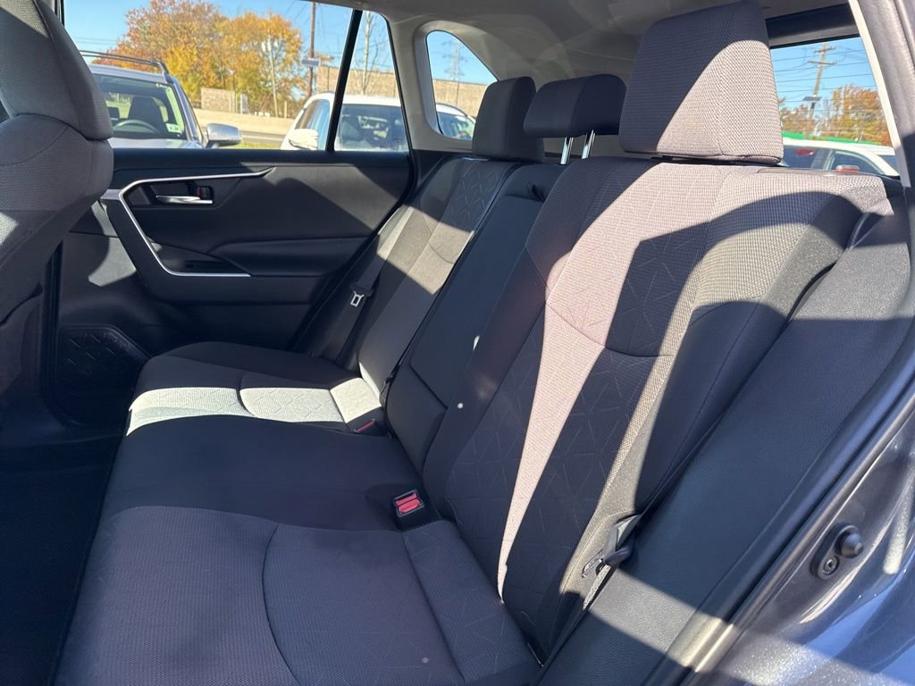 Thumbnail: 2019 Toyota RAV4 - 20