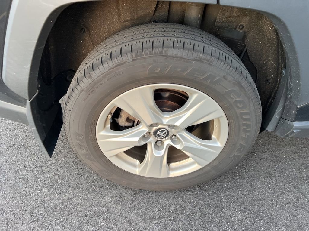 Thumbnail: 2019 Toyota RAV4 - 21