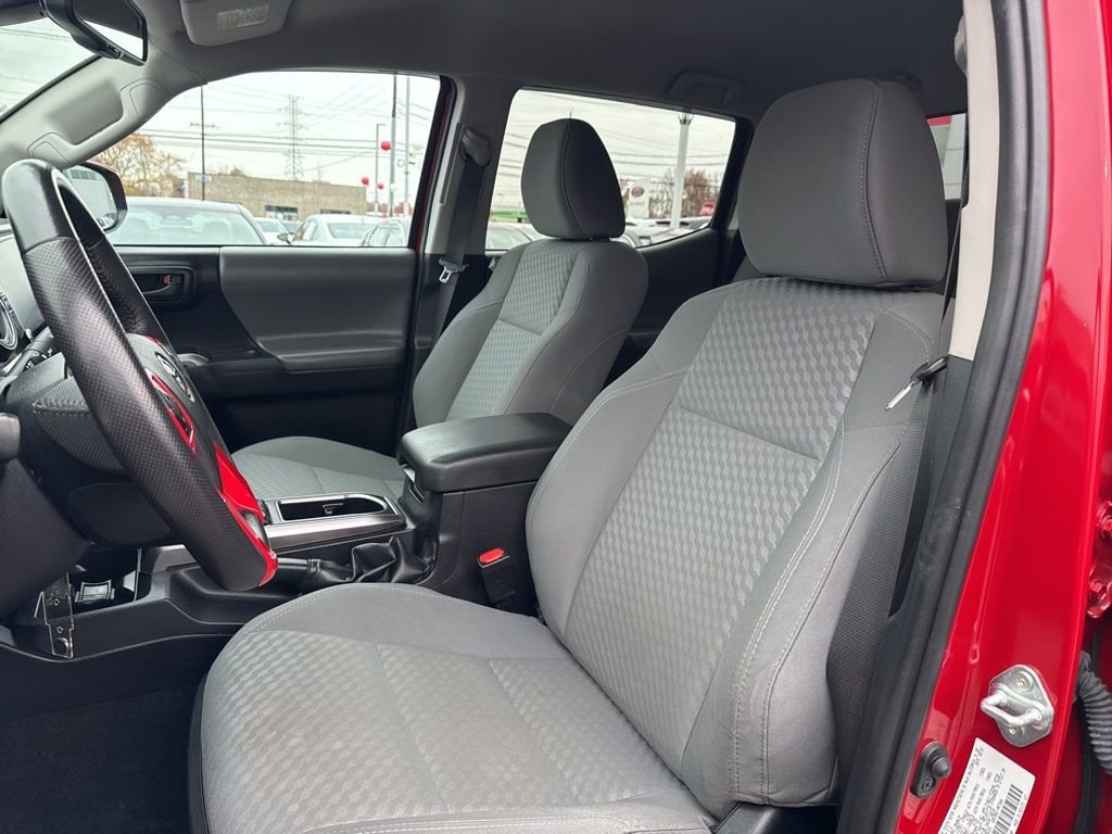 Thumbnail: 2021 Toyota Tacoma - 20