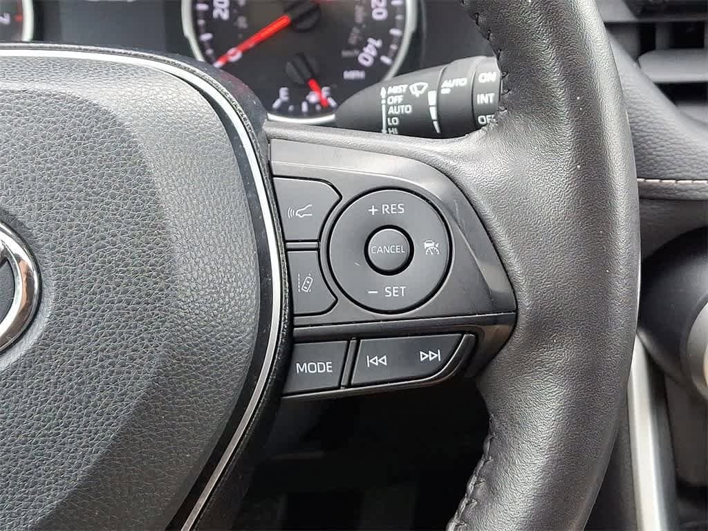 2021 Toyota RAV4 XLE Premium 28
