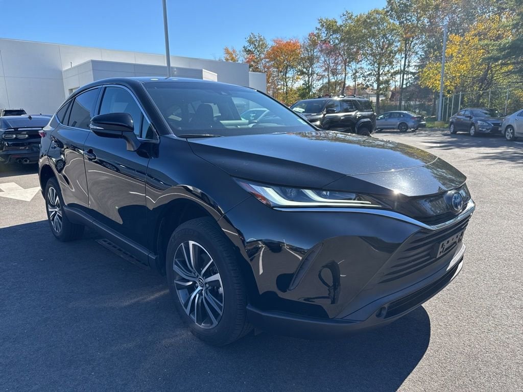 Thumbnail: 2023 Toyota Venza - 3