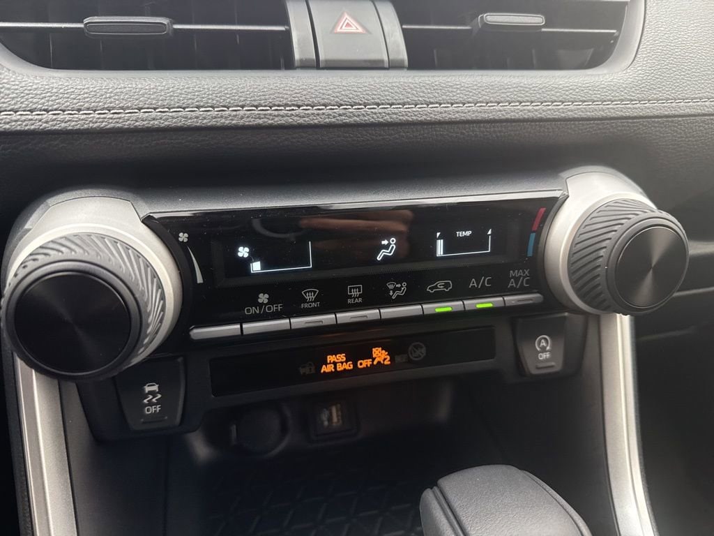 Thumbnail: 2025 Toyota RAV4 - 18