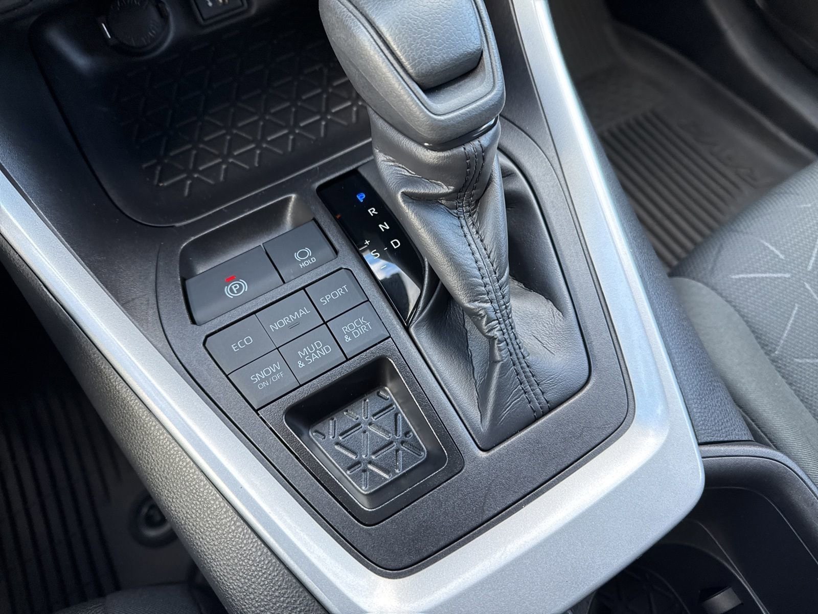 Thumbnail: 2023 Toyota RAV4 - 29