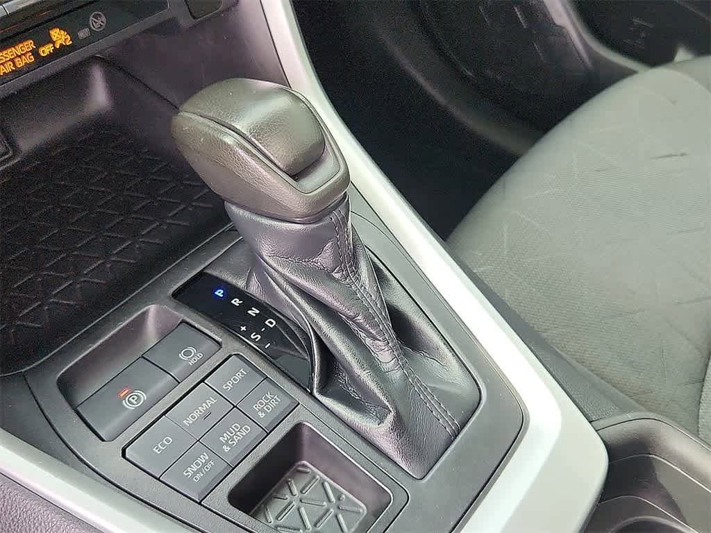 Thumbnail: 2019 Toyota RAV4 - 19