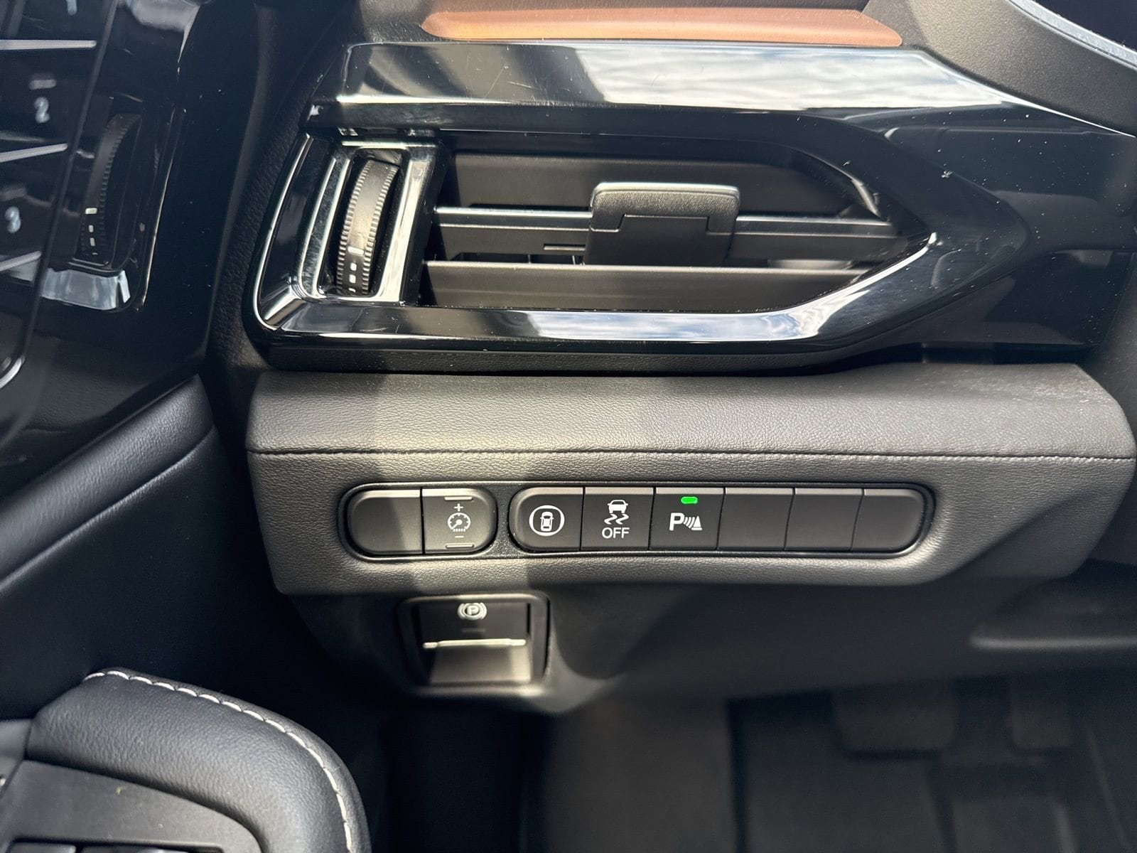 Thumbnail: 2022 Acura MDX - 31