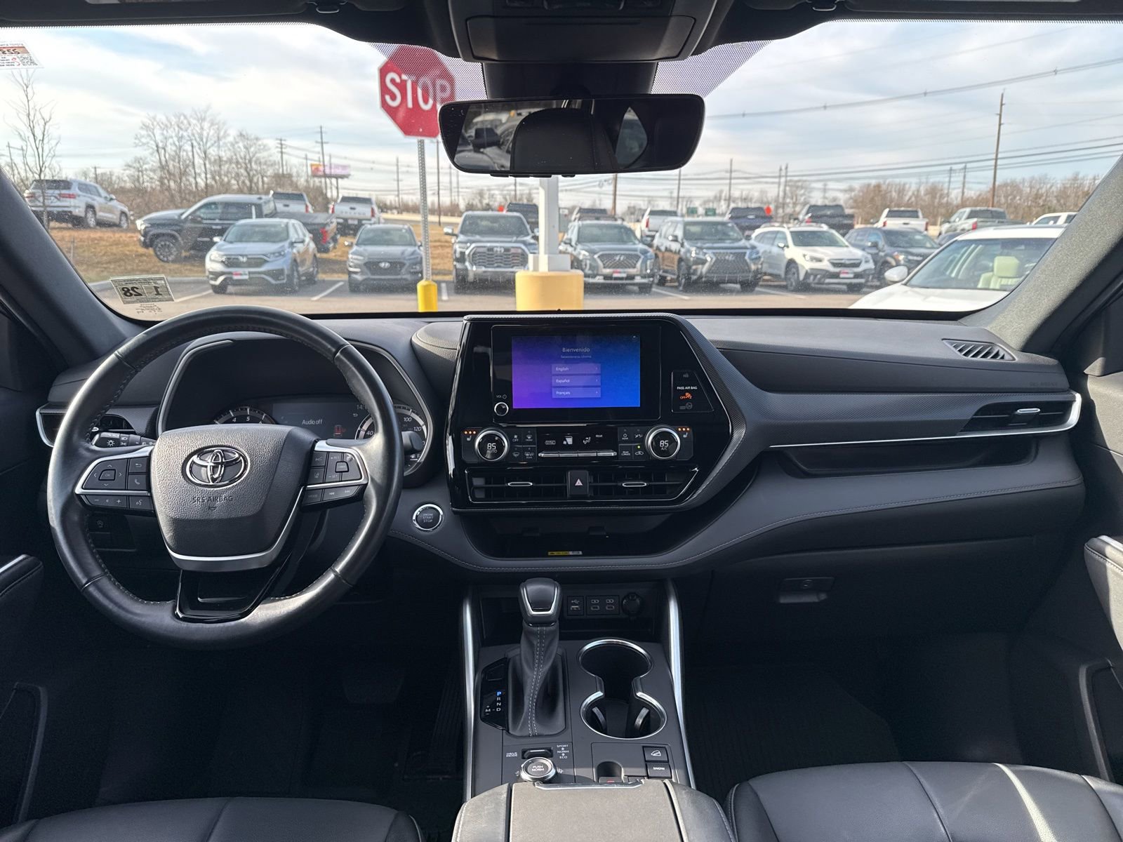 Thumbnail: 2023 Toyota Highlander - 26