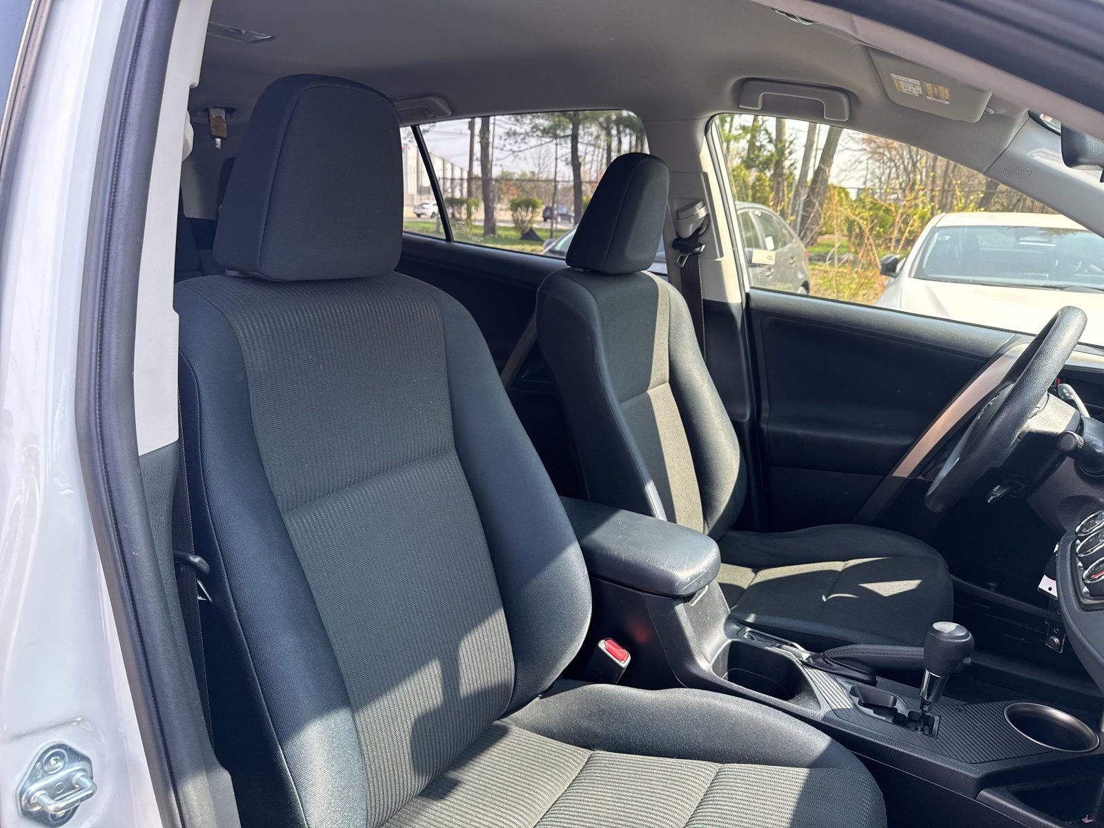 Thumbnail: 2015 Toyota RAV4 - 20