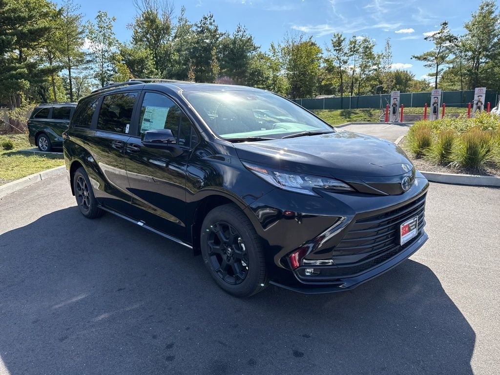 2025 Toyota Sienna Woodland Edition photo 2