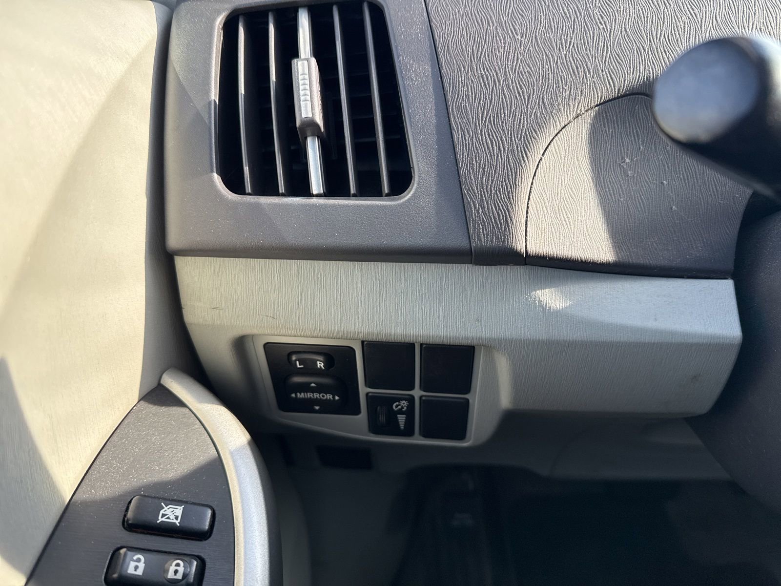 Thumbnail: 2010 Toyota Prius - 26