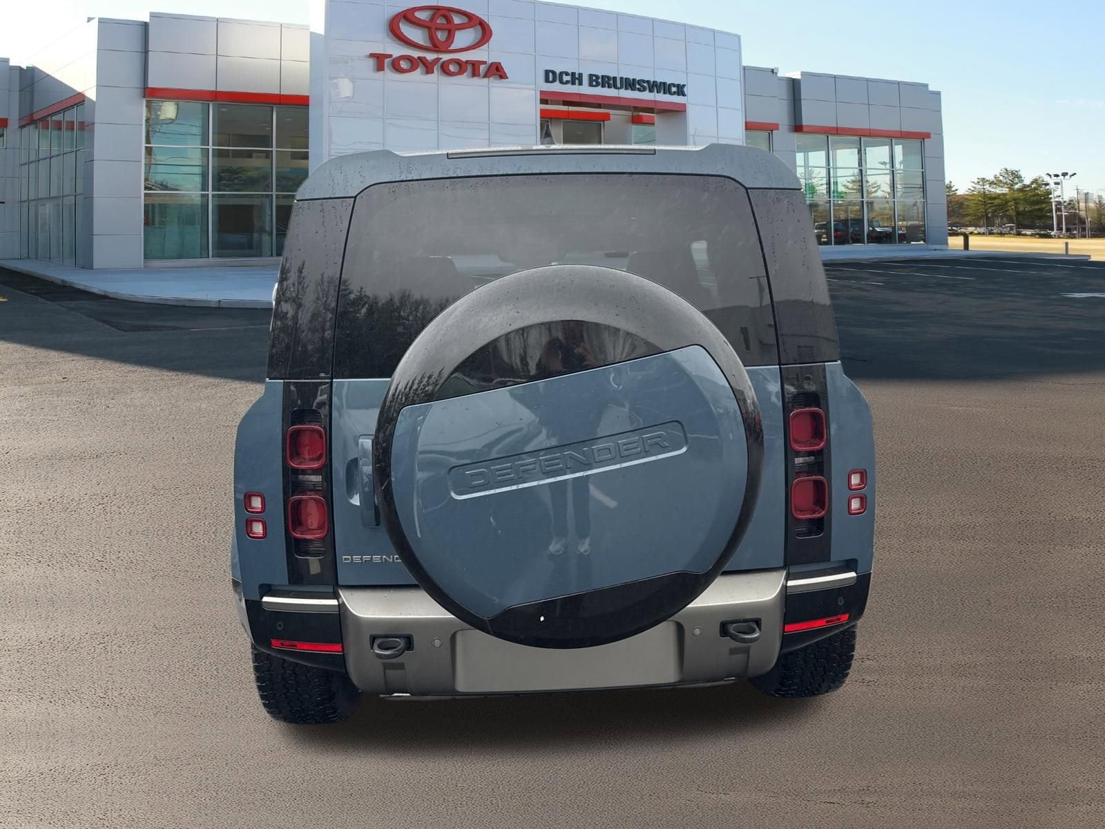 Thumbnail: 2025 Land Rover Defender - 5