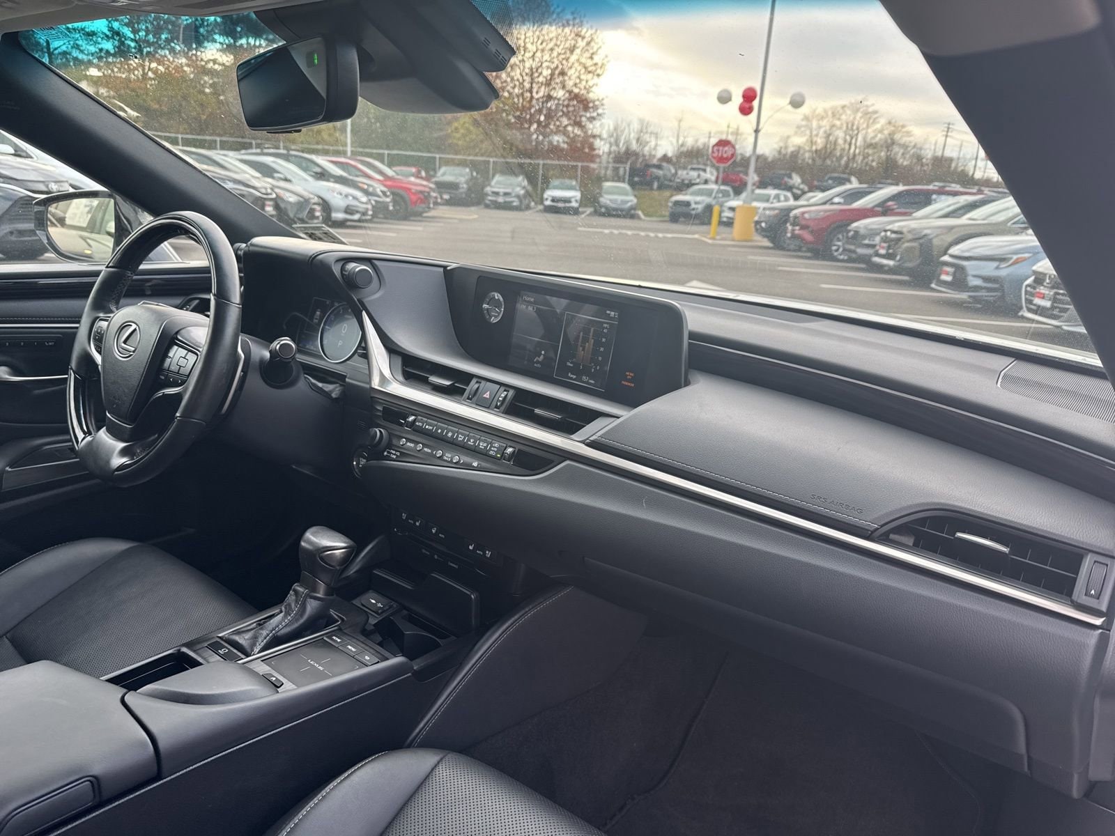 Thumbnail: 2020 Lexus ES - 20