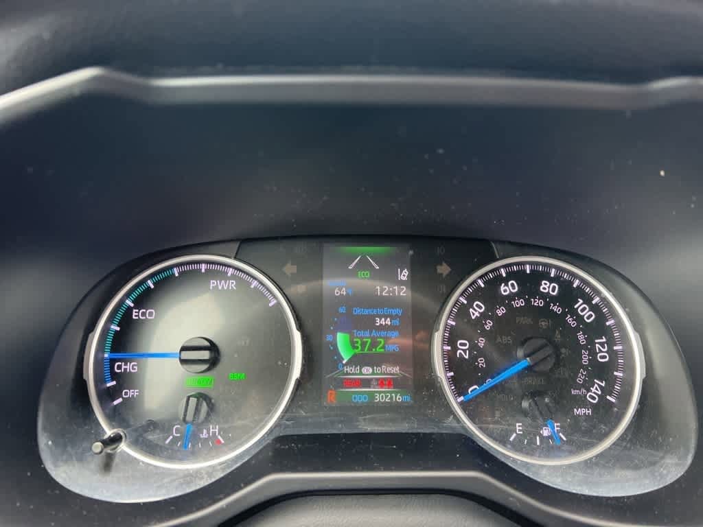 2020 Toyota RAV4 XLE 24