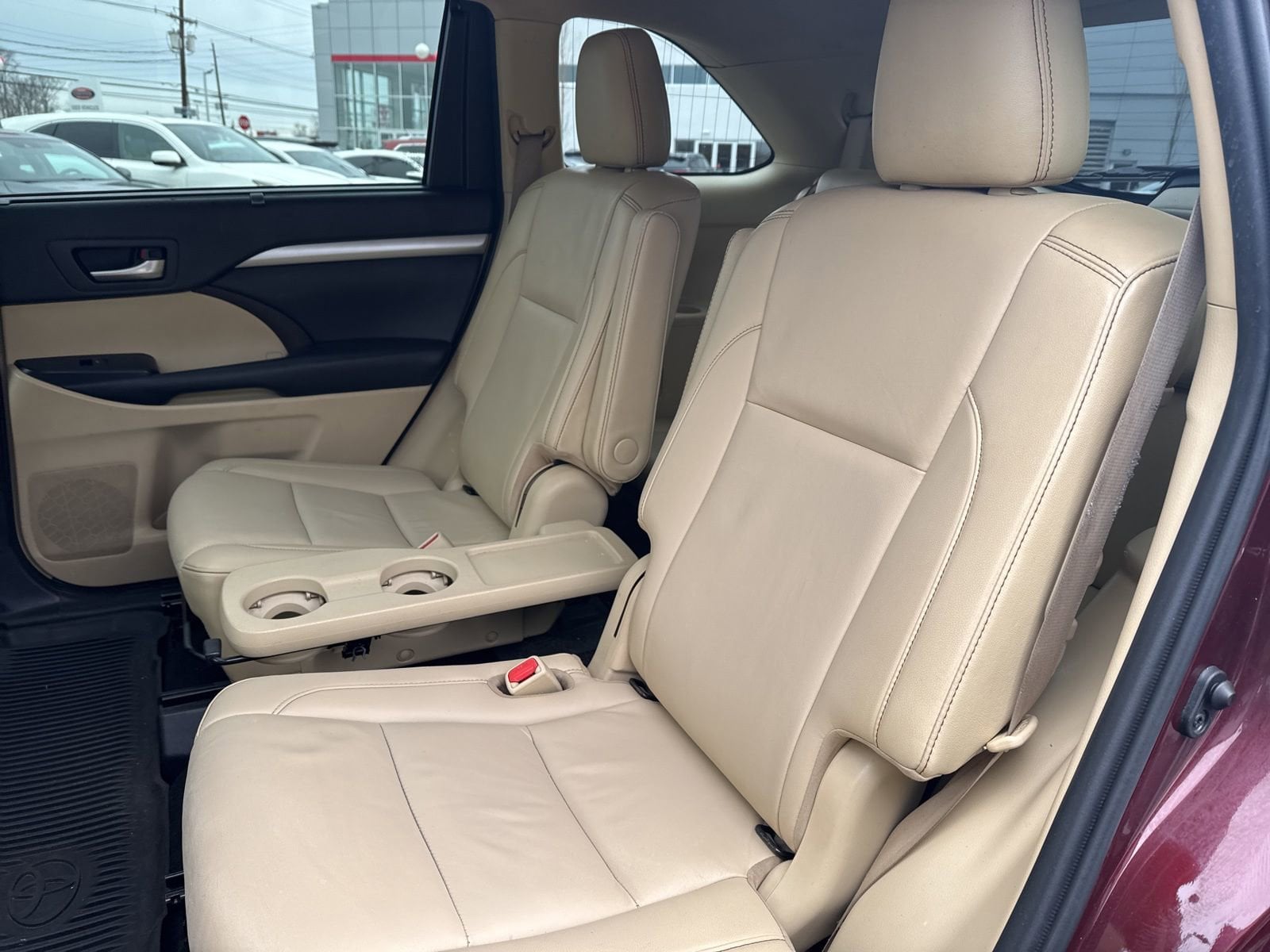 Thumbnail: 2019 Toyota Highlander - 21