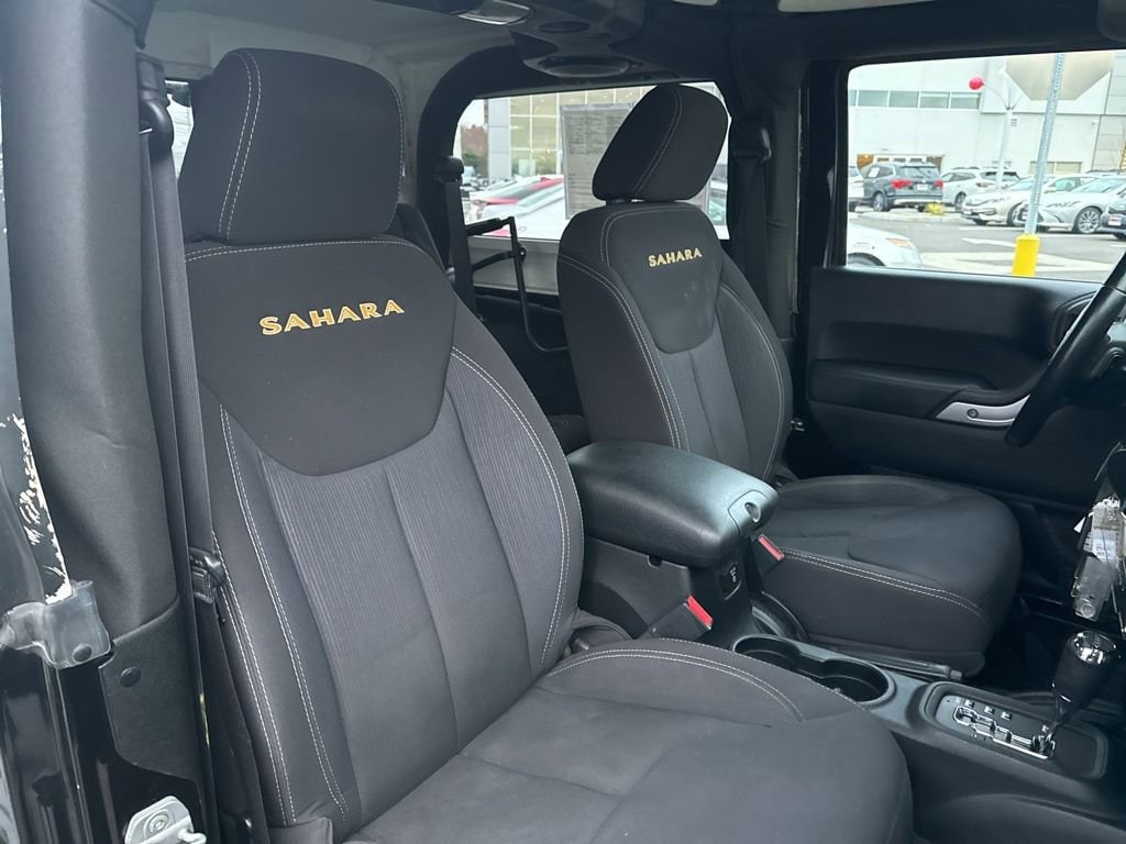 Thumbnail: 2013 Jeep Wrangler - 22