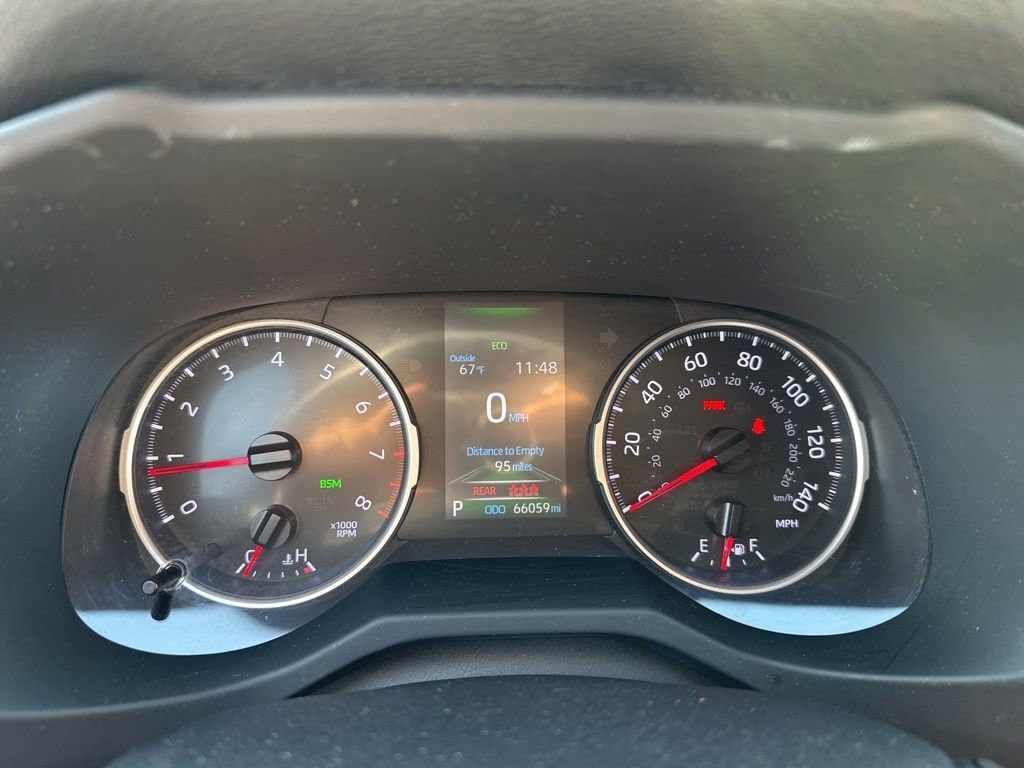 Thumbnail: 2019 Toyota RAV4 - 32