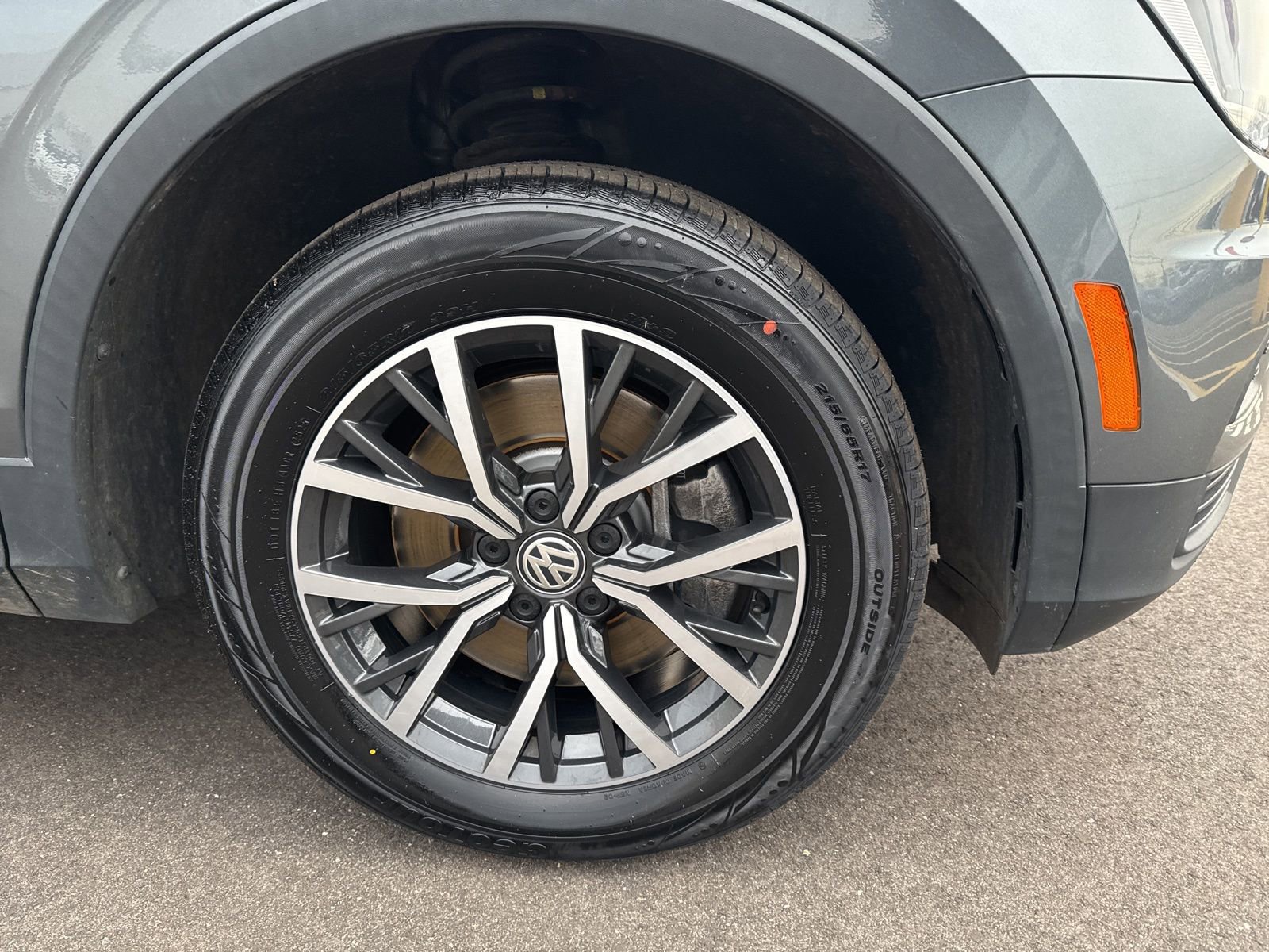 Thumbnail: 2021 Volkswagen Tiguan - 15