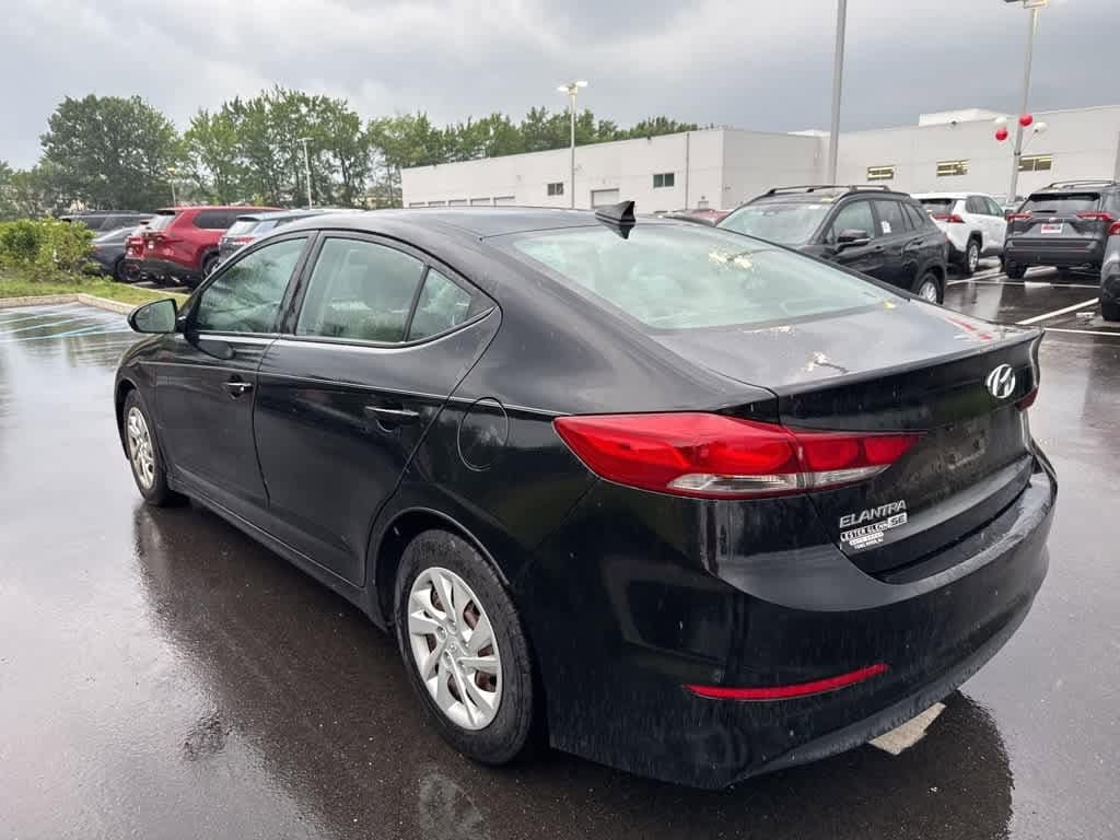 Thumbnail: 2017 Hyundai Elantra - 4