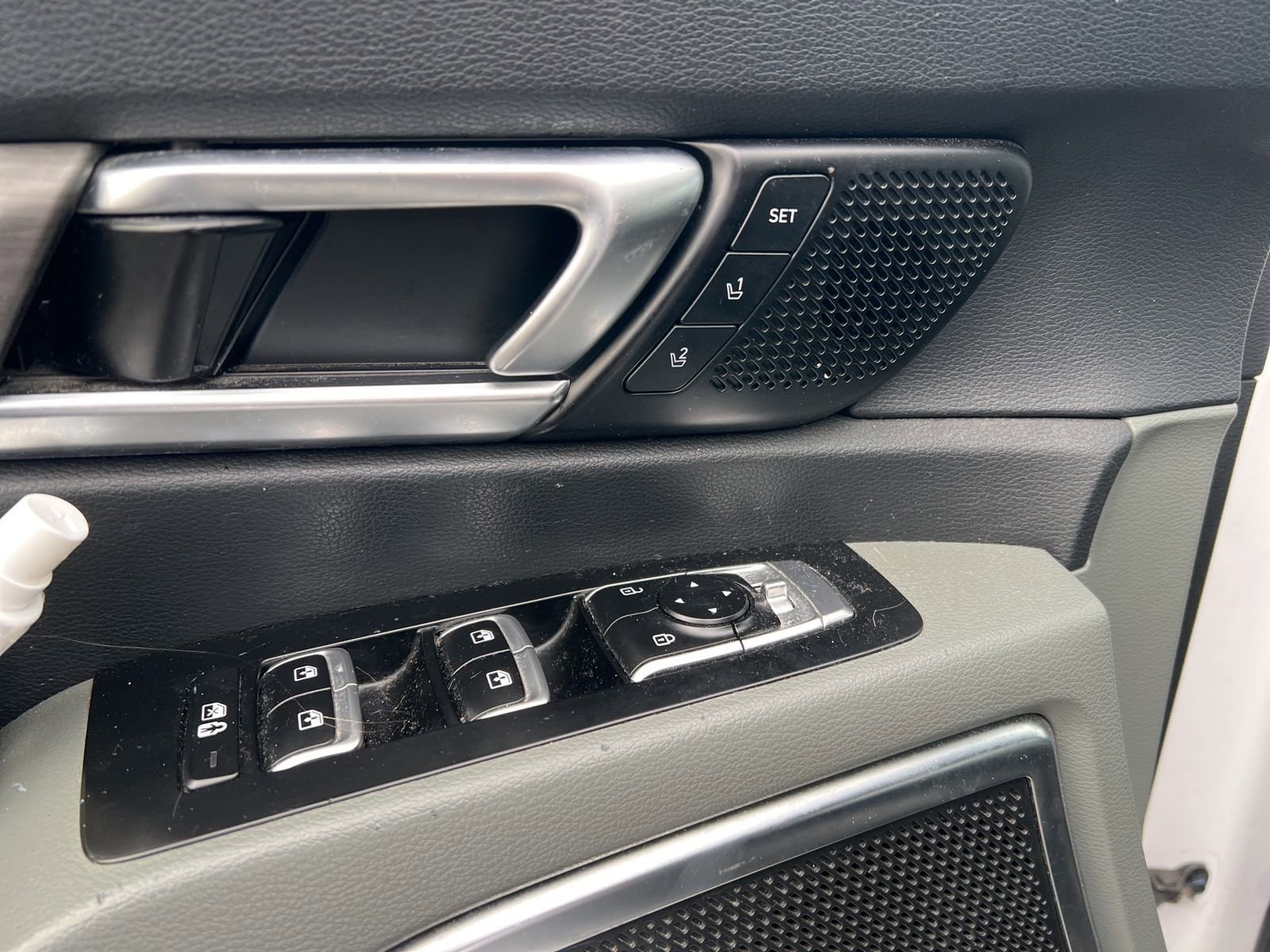 Thumbnail: 2023 Kia Telluride - 17