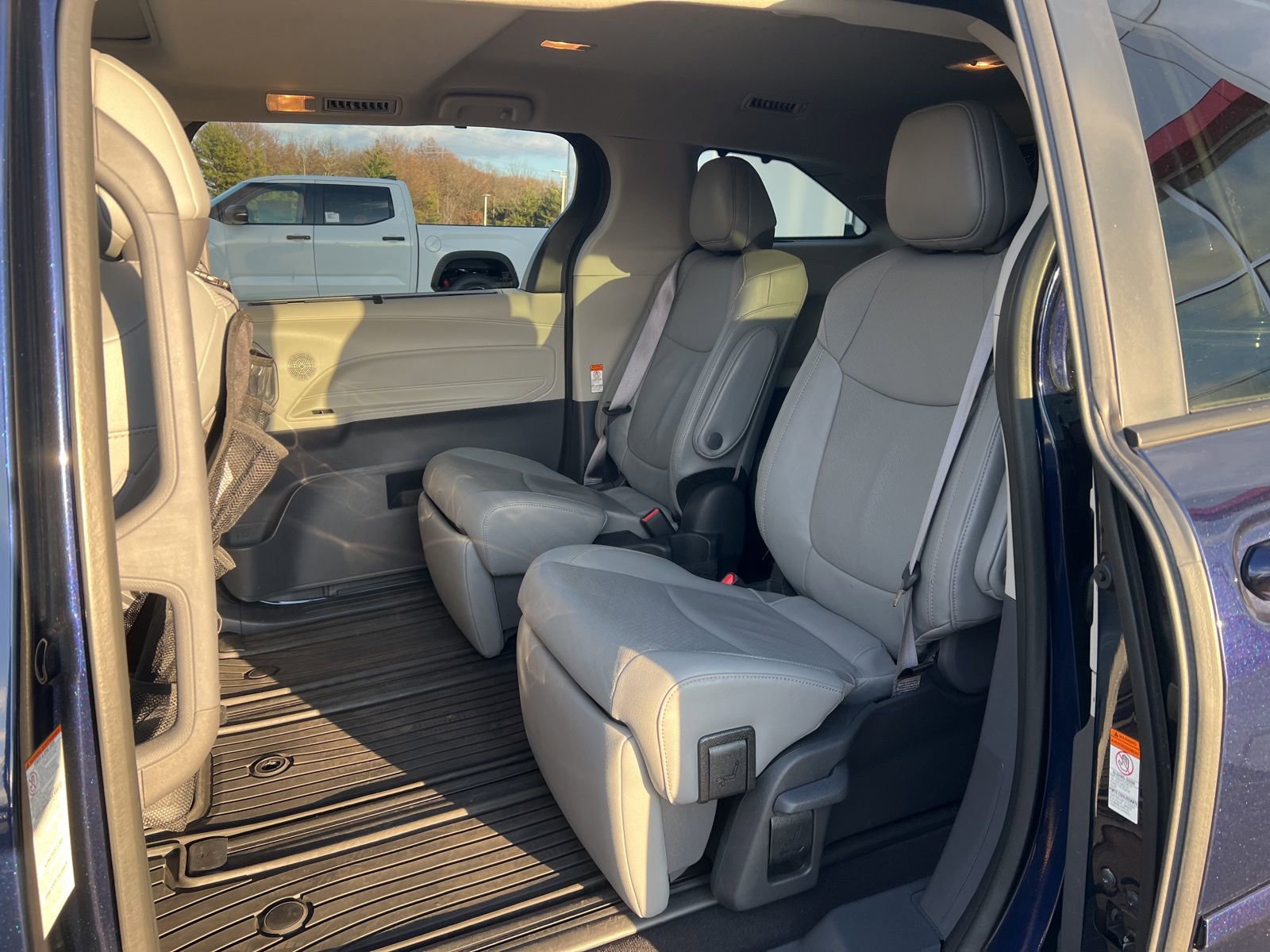 Thumbnail: 2023 Toyota Sienna - 15